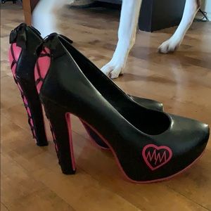 Metal Mulisha heels